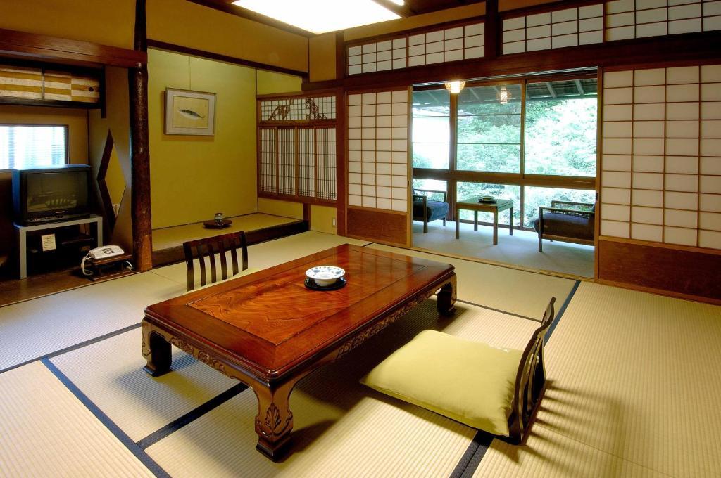 Yutouya Ryokan Toyooka  Ruang foto