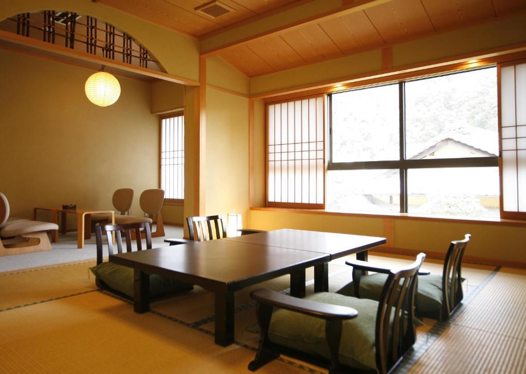 Yutouya Ryokan Toyooka  Ruang foto