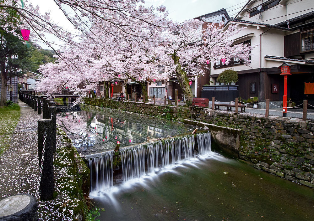 Yutouya Ryokan Toyooka  Bagian luar foto